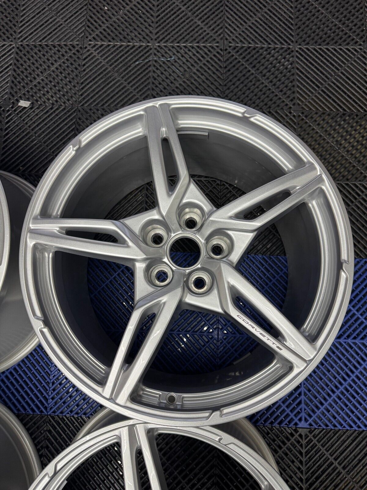 2020 2021 2022 2023 2024 Chevrolet Corvette C8 Stingray Factory Aluminum Wheels